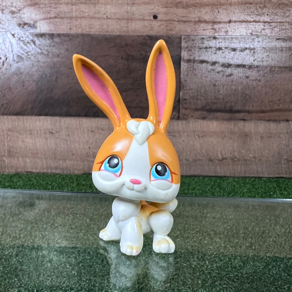 Littlest Pet Shop #7 long‎ eared Bunny Rabbit blue eyes Toy Collectible vintage